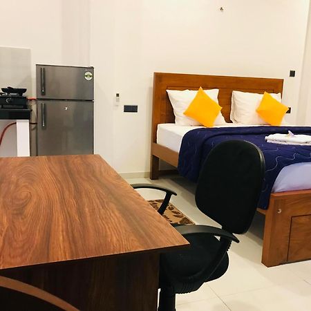 Blue Whales Hotel Hikkaduwa Dış mekan fotoğraf