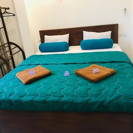 Blue Whales Hotel Hikkaduwa Dış mekan fotoğraf