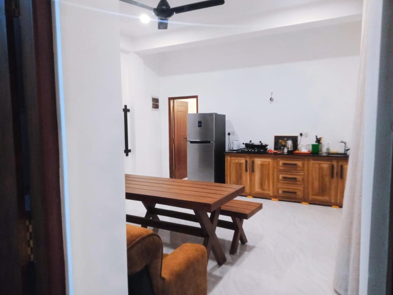 Blue Whales Hotel Hikkaduwa Dış mekan fotoğraf