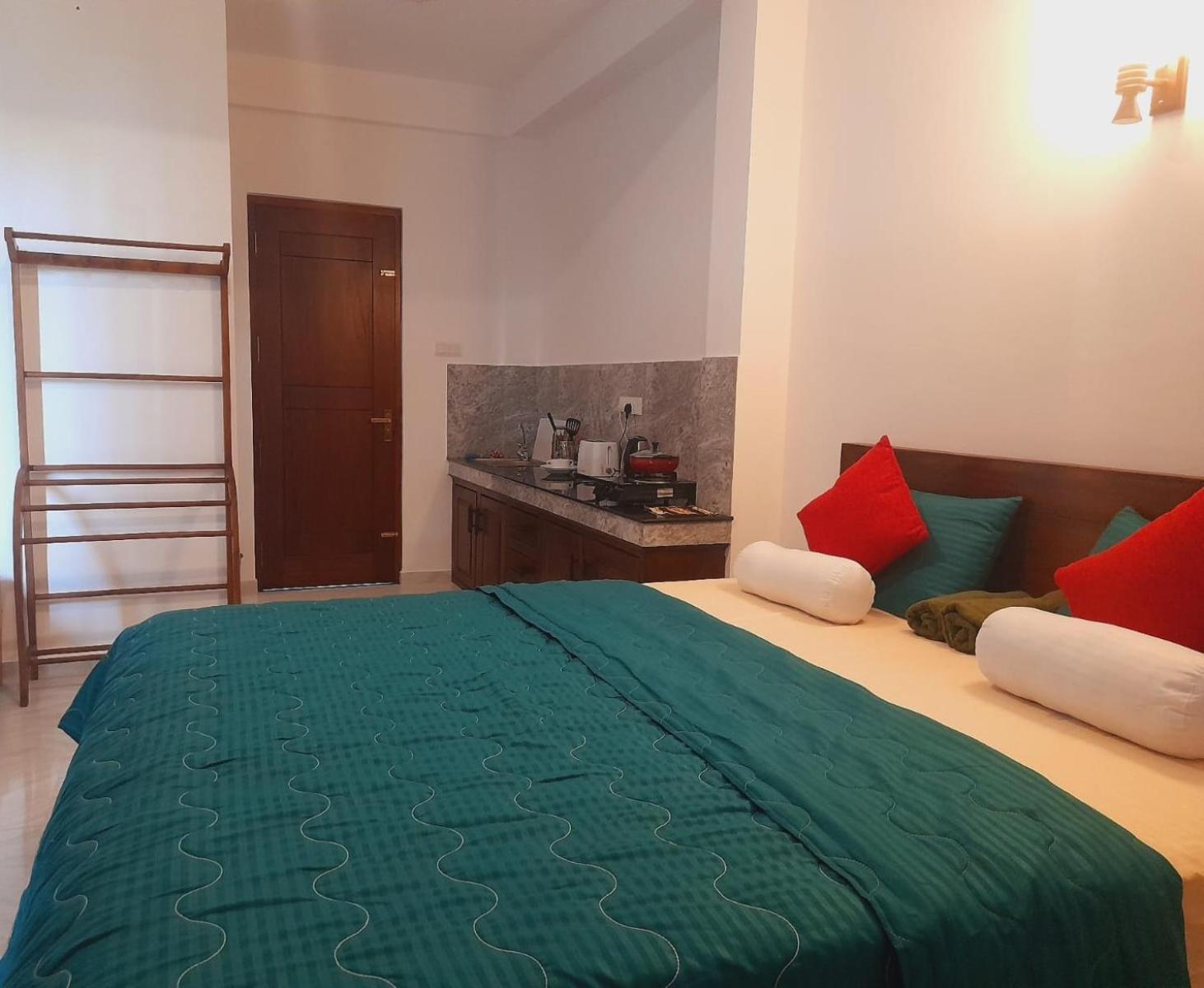 Blue Whales Hotel Hikkaduwa Dış mekan fotoğraf