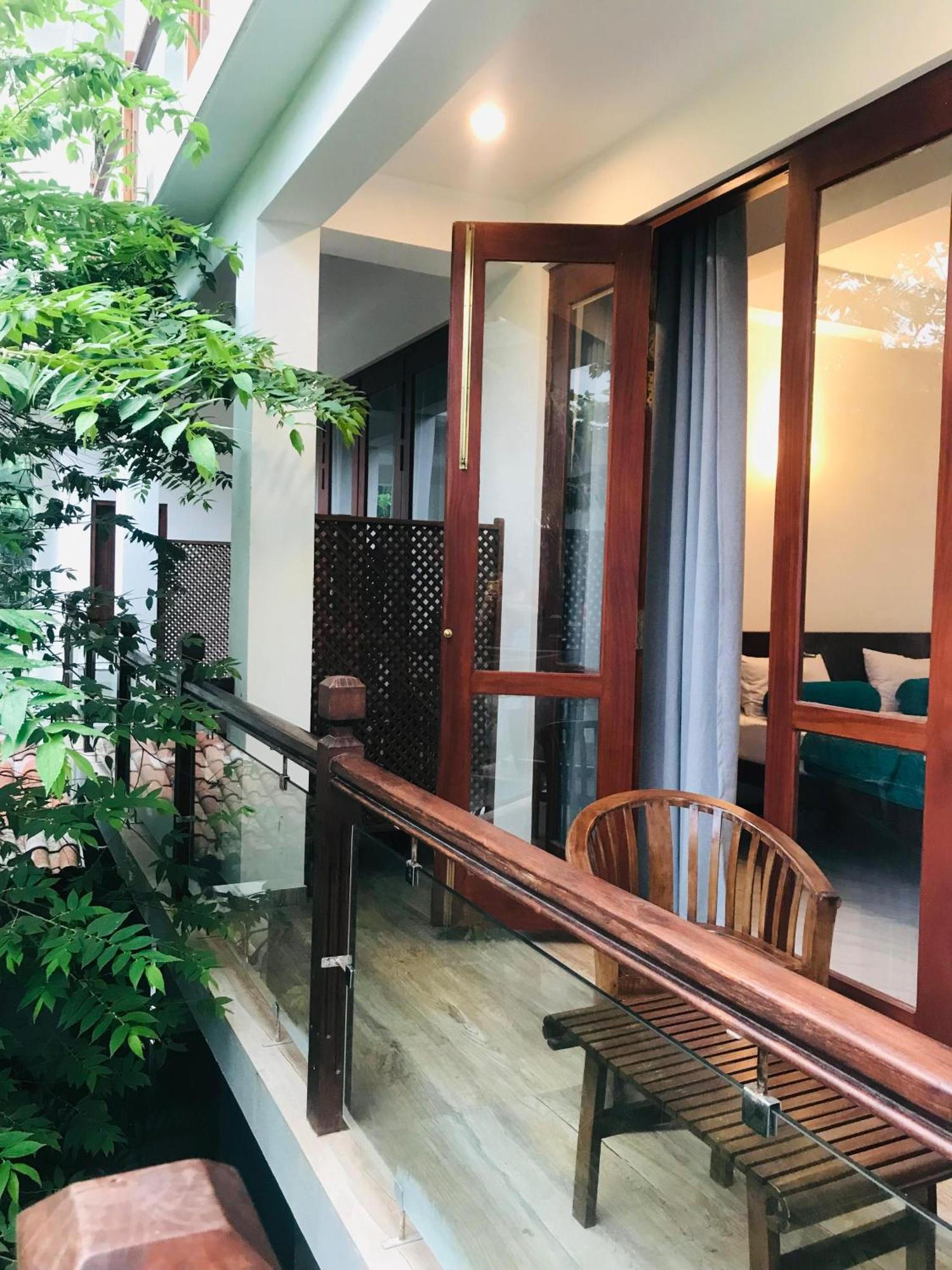Blue Whales Hotel Hikkaduwa Dış mekan fotoğraf
