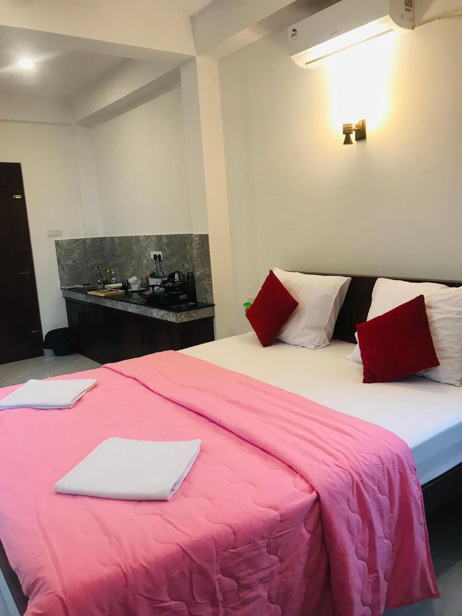 Blue Whales Hotel Hikkaduwa Dış mekan fotoğraf