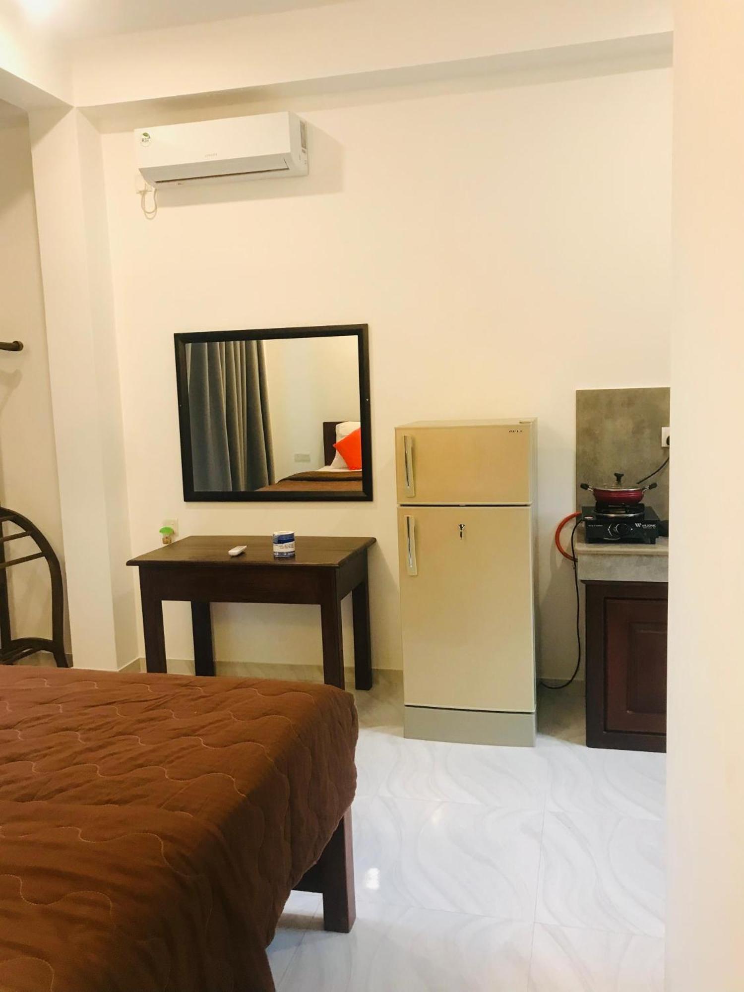 Blue Whales Hotel Hikkaduwa Dış mekan fotoğraf