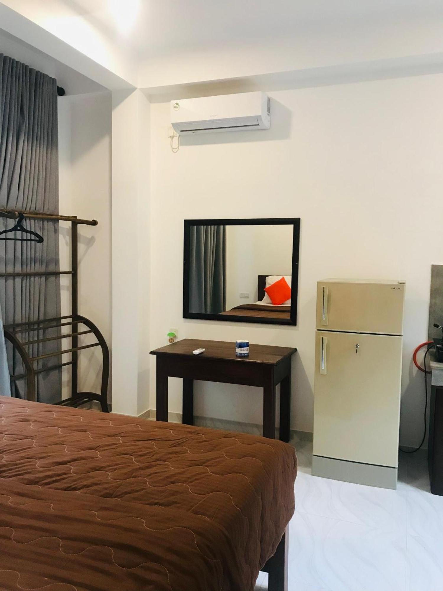 Blue Whales Hotel Hikkaduwa Dış mekan fotoğraf